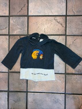Disney Navy Long-Sleeve Top with Yellow Character Graphic and Cream Hem